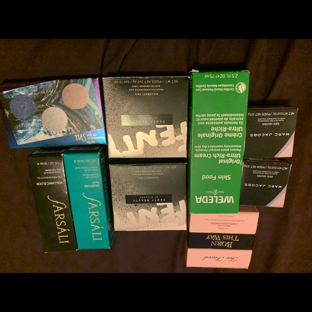 Make up all its brand new in the box